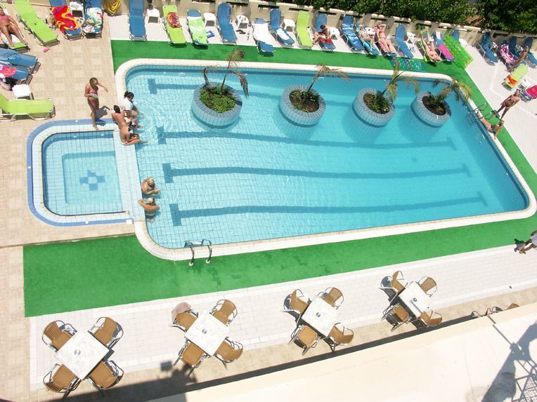 Nikos Hotel Malia Exterior foto